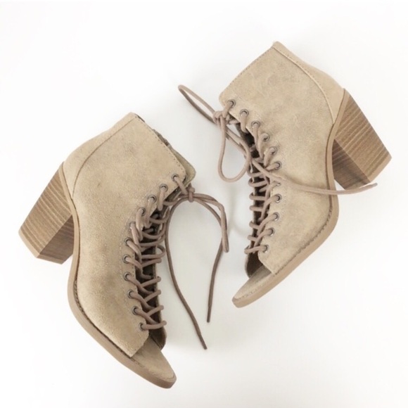Mossimo Supply Co tan lace up ankle booties - Picture 1 of 8